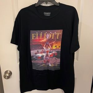 Large Nascar Chase Elliott Hooters Racing shirt